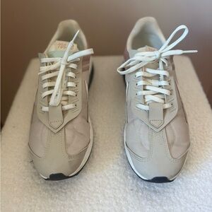 Nike Air Max Pre-Day Sneakers – Beige & Mauve